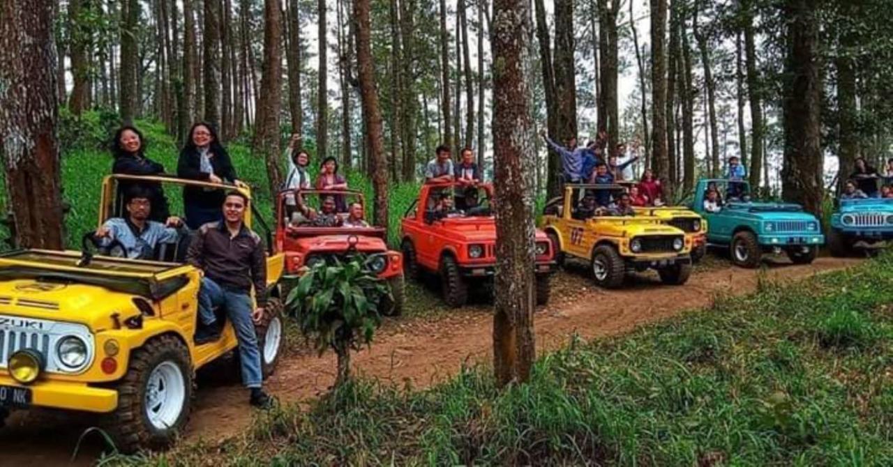 Lawu Forest Camp Sarangan Eksteriør billede