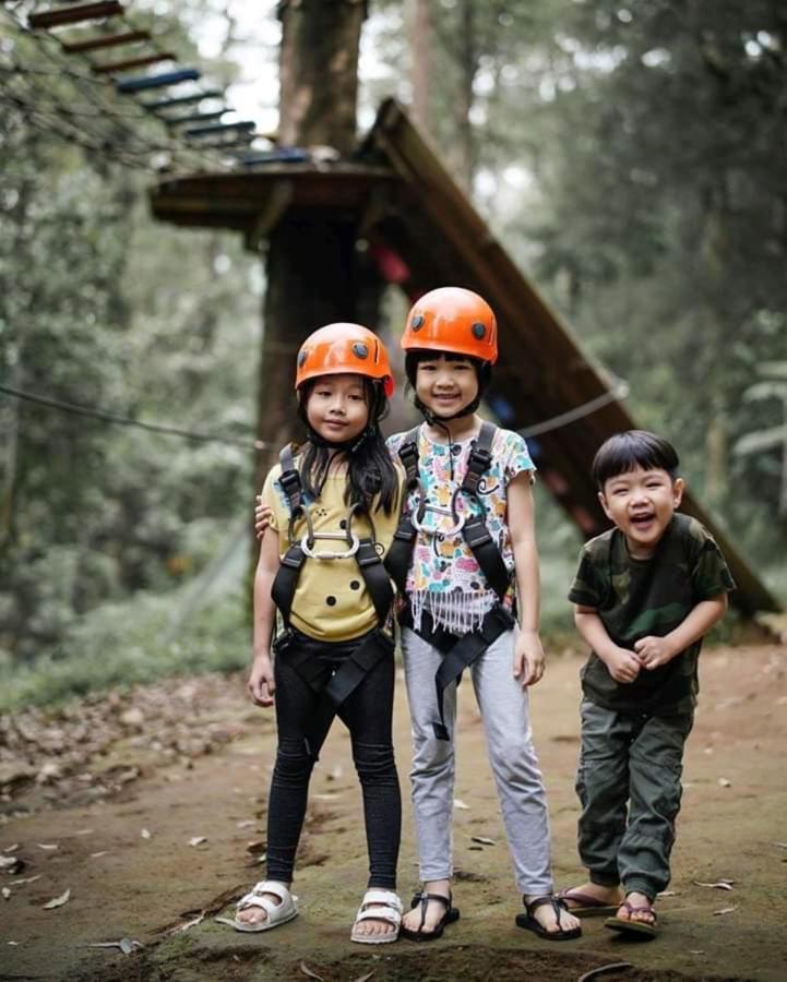 Lawu Forest Camp Sarangan Eksteriør billede